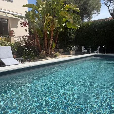 Bel Spacieux Et Lumineux Climatisé De 120m2 Dans Avec Piscine *