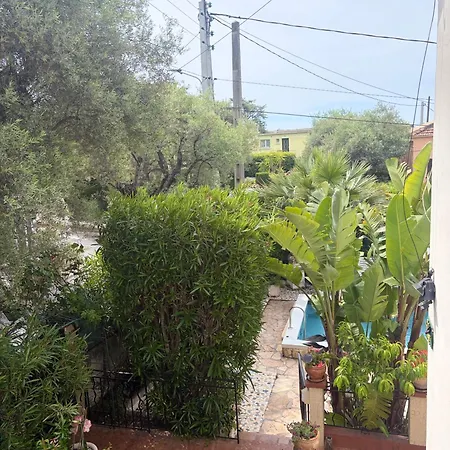 Bel Spacieux Et Lumineux Climatisé De 120m2 Dans Avec Piscine